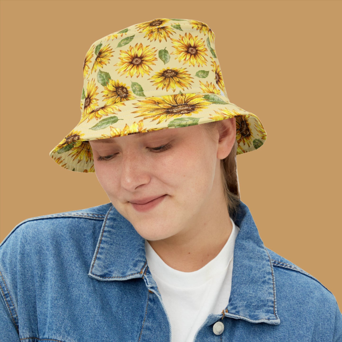 Woman wearing the hat