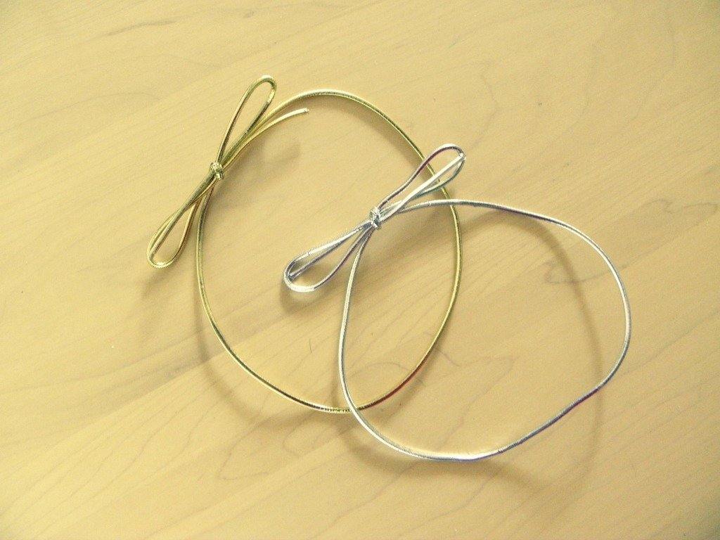 Coordinating stretch tie with bow